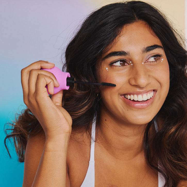 By Storm Beauty Betty ball-grip adaptive makeup tool accessory for easier and precise makeup application.