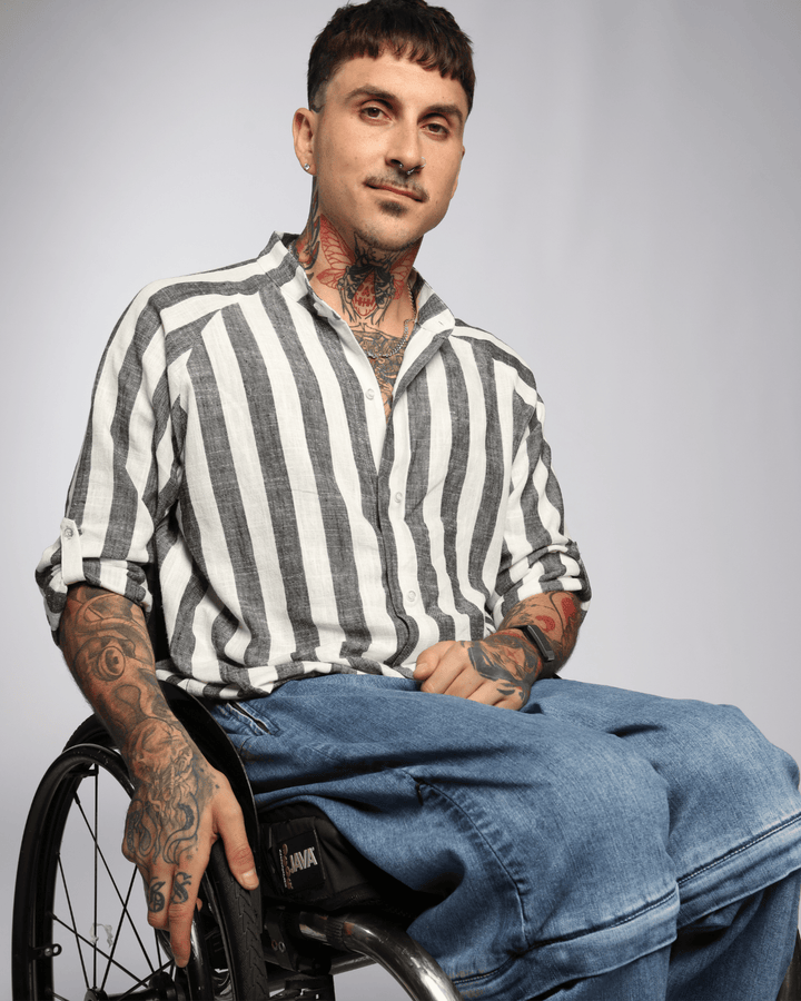 Adaptive Christina Stephens Cruiser Magnetic Linen Shirt in a stylish design, featuring easy magnetic closures for dexterity support.