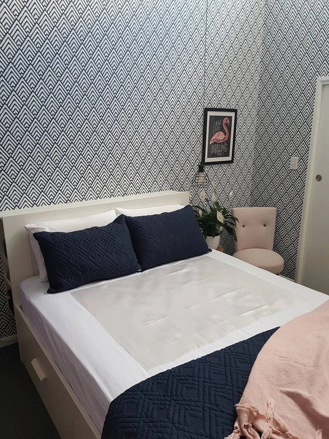 Neeki Designs Wonder PLUS Manchester featuring a stylish design in a soft fabric, ideal for comfort and everyday wear.