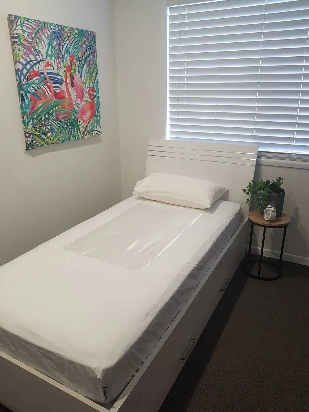 Neeki Designs Wonder PLUS Manchester featuring a soft fabric and modern design in a vibrant color.