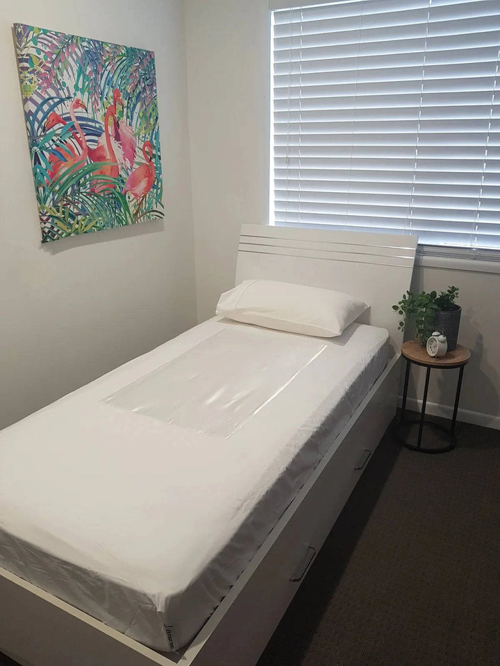 Neeki Designs Wonder PLUS Manchester featuring a soft fabric and modern design in a vibrant color.