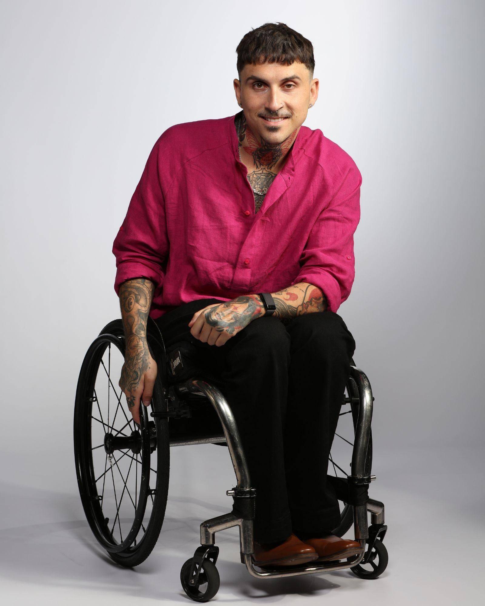 Cruiser Magnetic Linen Shirt for Dexterity Support - Christina Stephens