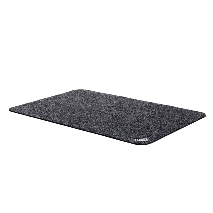 Conni Manchester Classic marble floor mat, black and white design, textured surface, suitable for modern home decor.