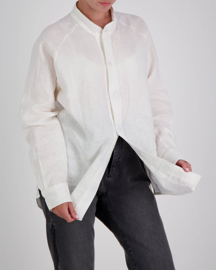 Christina Stephens Cruiser Magnetic Linen Shirt in light fabric, designed for easy dressing and dexterity support.