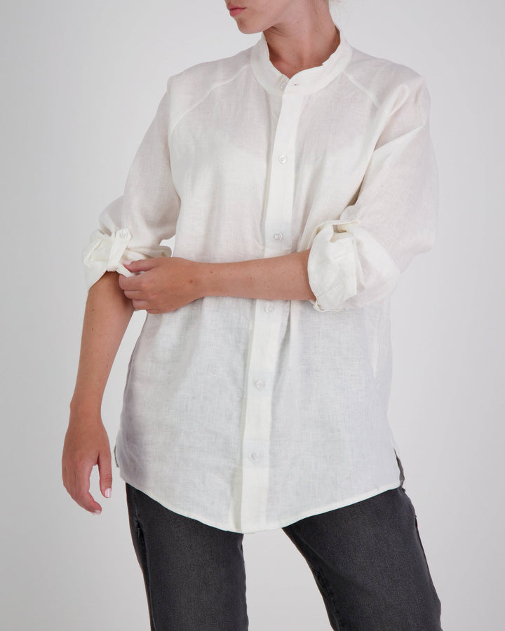 Christina Stephens Cruiser Magnetic Linen Shirt in light fabric, designed for dexterity support in adaptive clothing.
