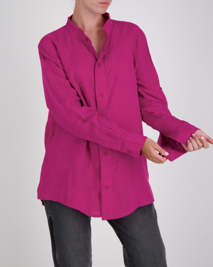 Adaptive Christina Stephens Cruiser Magnetic Linen Shirt featuring a relaxed fit for dexterity support and easy wear.