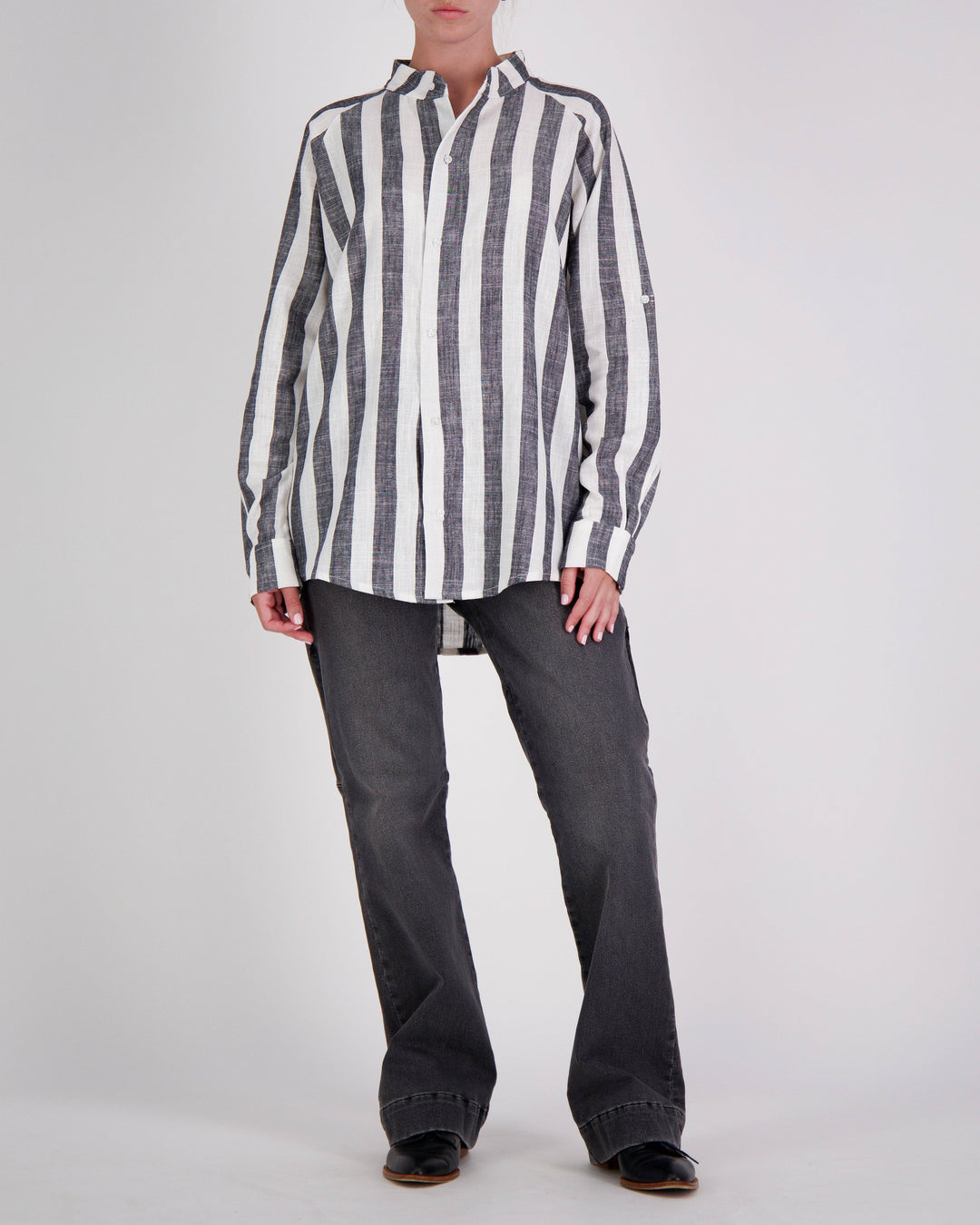 Christina Stephens Cruiser Magnetic Linen Shirt featuring adaptive design for ease of wear and dexterity support.