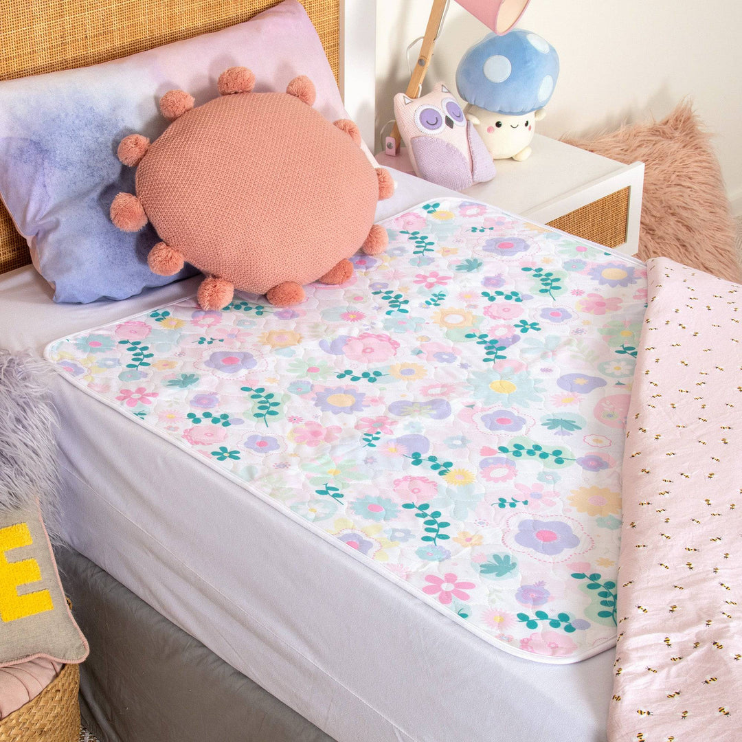Conni kids bed pad with flower print, soft Manchester fabric, designed for children&