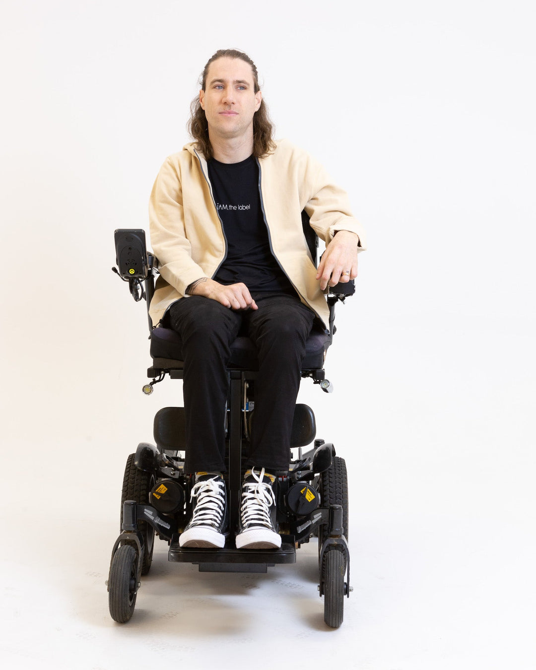 JAM the Label magnetic hoodie in soft fabric, featuring a stylish design and adjustable hood for comfort and versatility.