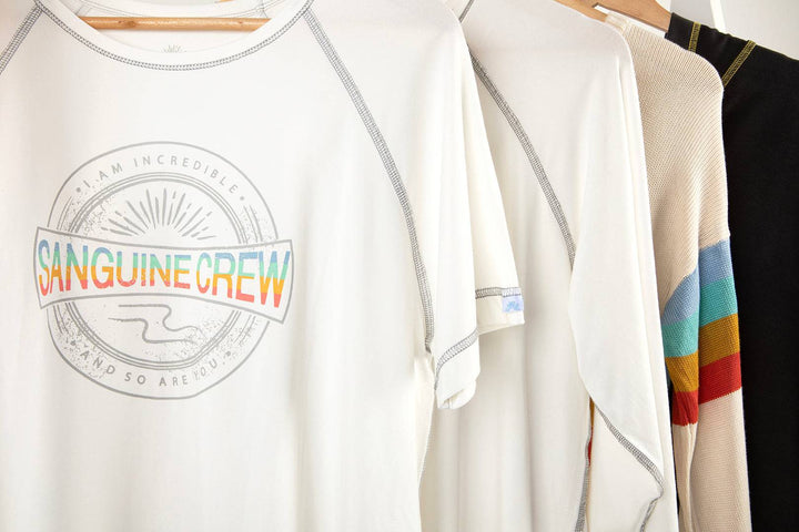 Sanguine Crew adults bamboo t-shirt in soft fabric, featuring a classic crew neck and short sleeves.