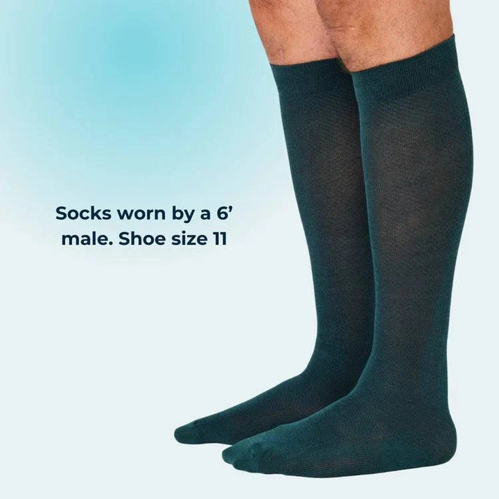 Brolly Sheets Sports Grade Brolly Compression Socks in black, designed for athletic support and improved circulation.