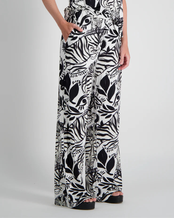 Christina Stephens Jessie wide leg pants in a stylish design, featuring a comfortable fit and ease of dressing.